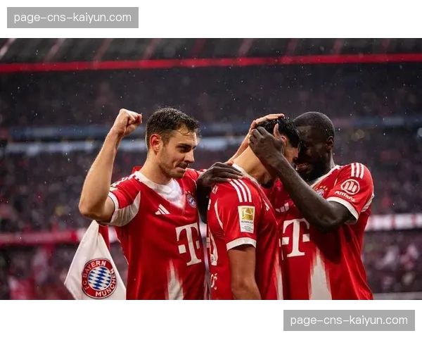 特写：勒沃库森老将塔赛后冰敷膝盖，带伤打满全场助球队零封