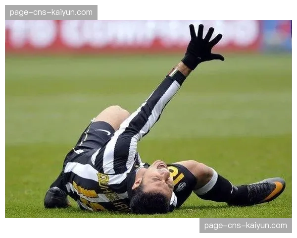 官方：因腹股沟伤势反复，坎特退出法国队本期集训